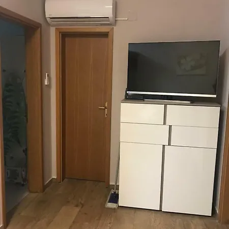 Apartment Petra 2 Vir