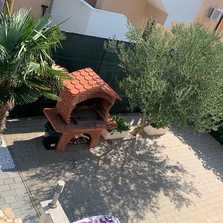 Petra 2 Apartment Vir